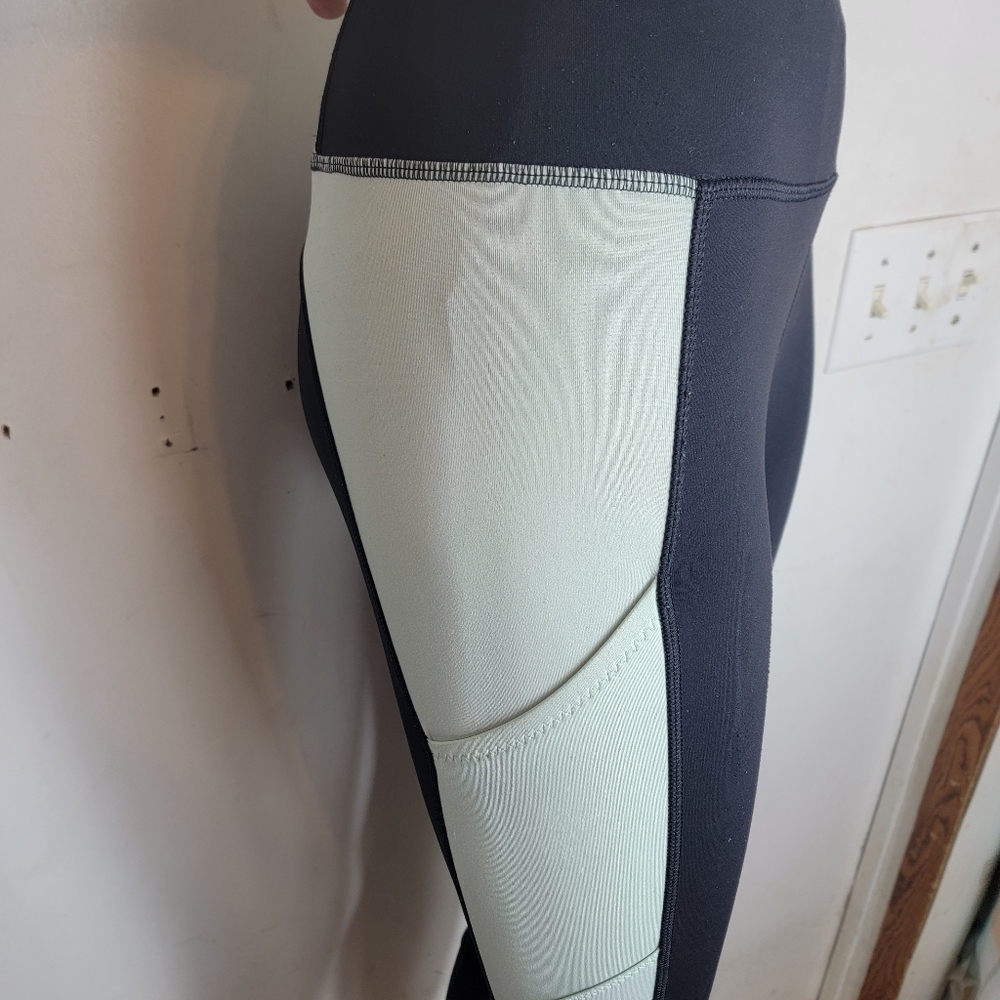 Lululemon Run: Get Up And Glow Tight - image 7